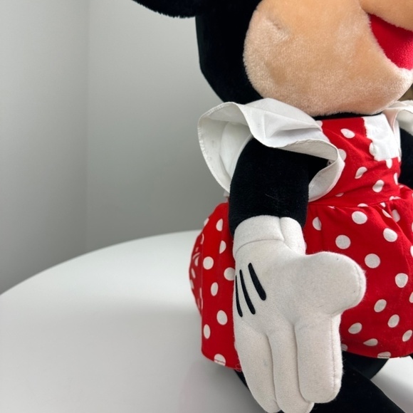 Vintage Minnie Mouse 24” Plush from Disney Parks - 90s - Picture 3 of 10